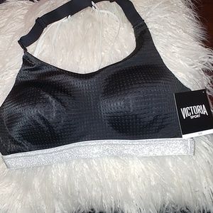 Victoria sports bra